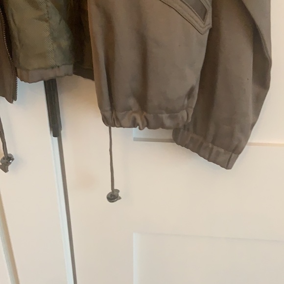 Jacket - Picture 4 of 4